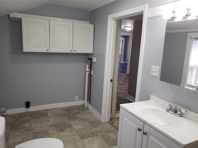 Building Photo - 8 Allen St