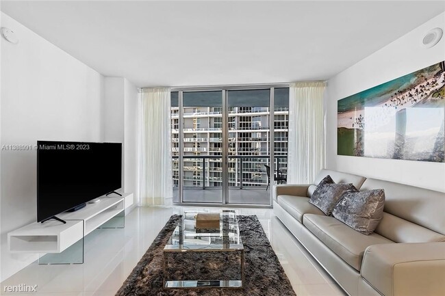 Building Photo - 2 br, 2 bath Condo - 475 Brickell Ave Apt ...