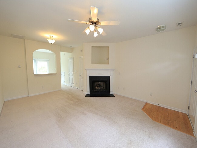 Building Photo - Convenient Morrisville Location