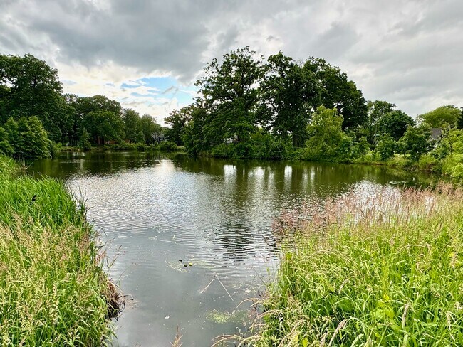 Building Photo - 2258 Abbeywood Dr