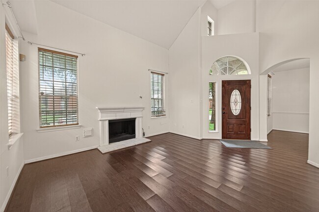 Building Photo - 15903 Timber Chase Dr