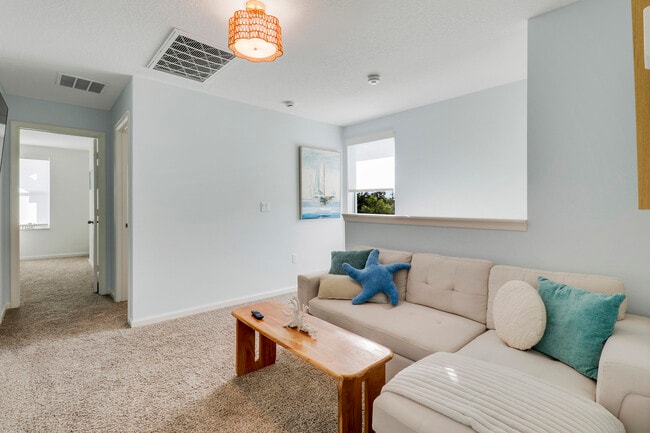 Building Photo - 5719 SE Edgewater Cir