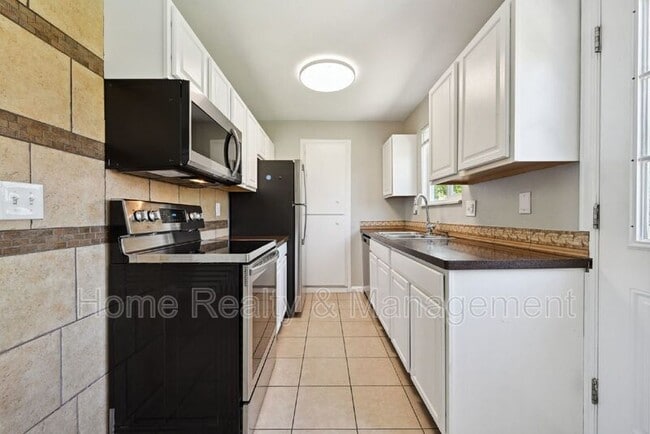Building Photo - 10444 Hoyt Ct