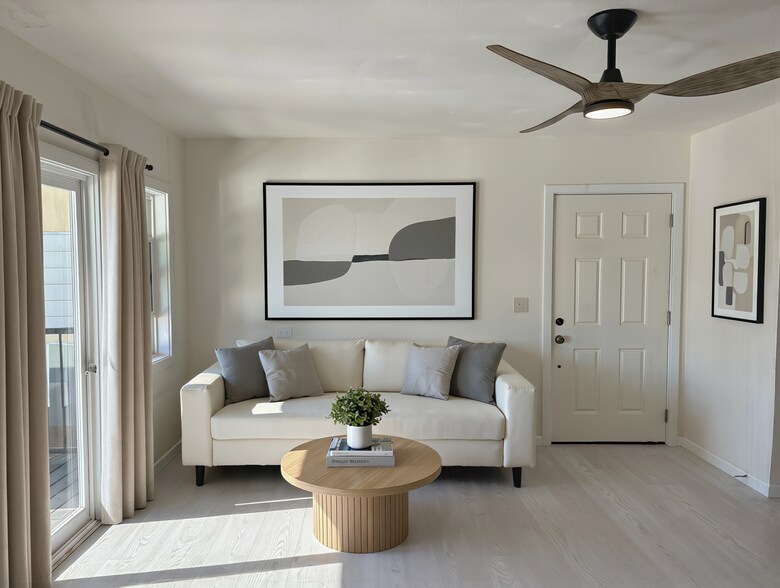 Building Photo - 718 Roosevelt Ave