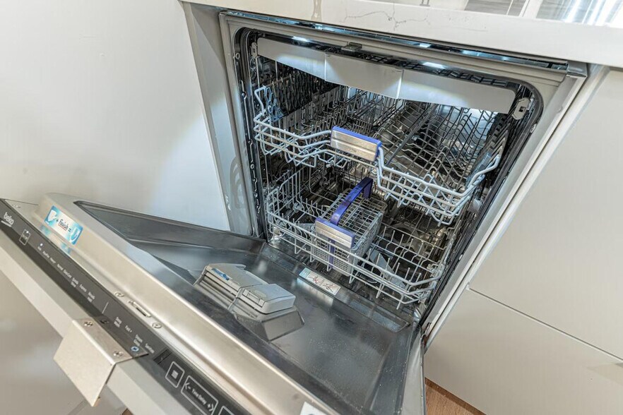 Building Photo - 1293 Decatur St