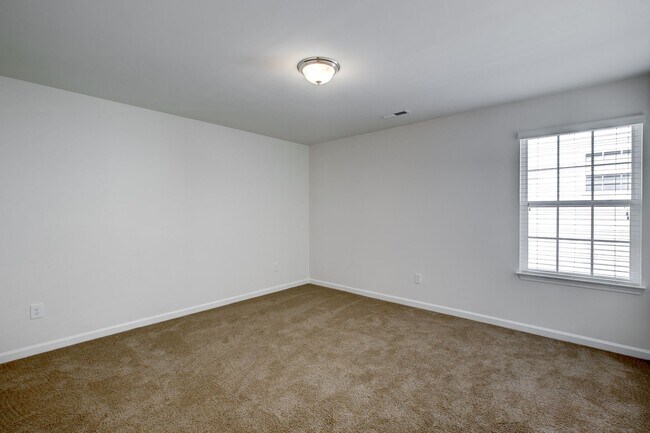 Building Photo - 4 Bedroom Rental in Mackintosh On The Lake Neighborhood!
