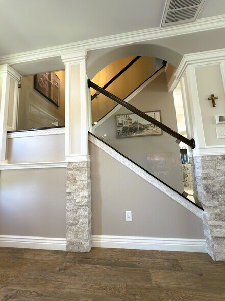 Building Photo - 178 Amber Oak Dr