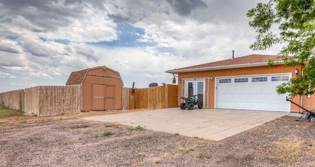 Building Photo - Spacious 5-Bedroom Home on 5 Acres with Panoramic Mountain Views & Endless Possibilities