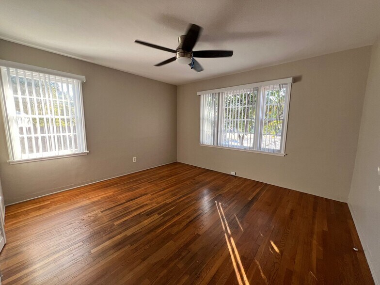 Building Photo - 4015 Calavo Dr