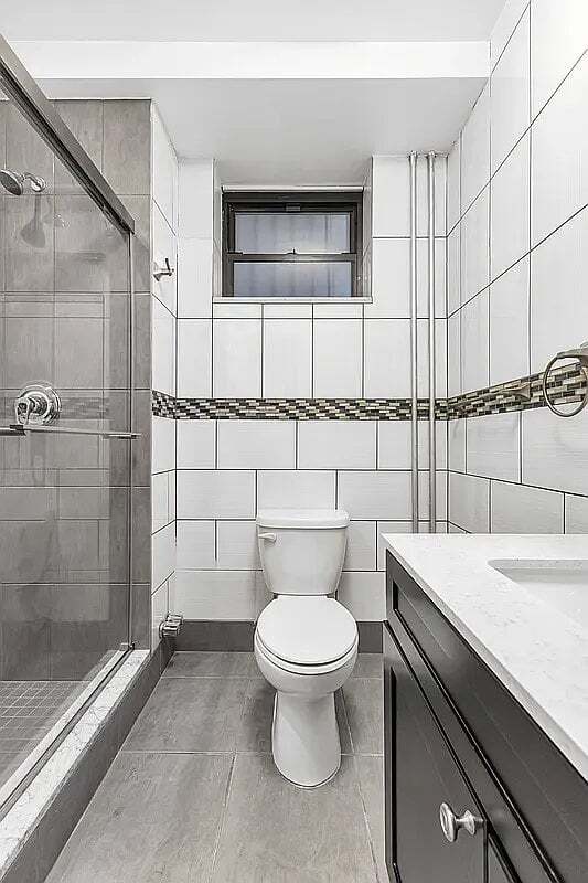 Building Photo - 493 Seventh Avenue