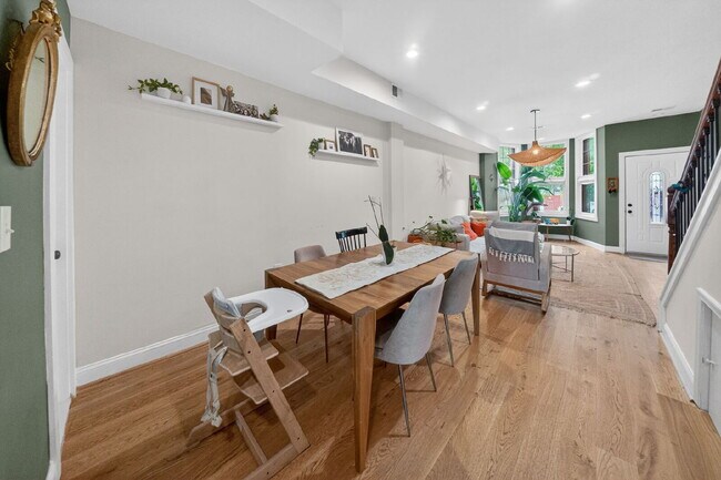 Building Photo - Classic DC charm and Modern Upgrades!