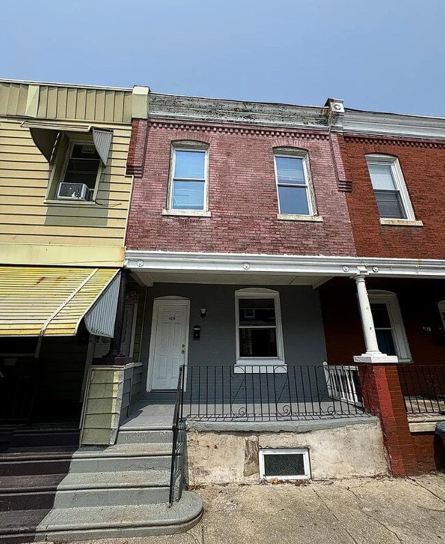 Primary Photo - 426 N Salford St
