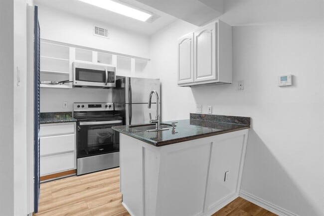 Building Photo - 2714 Nueces St