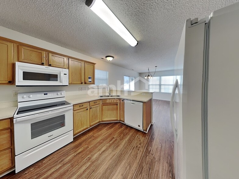 Building Photo - 5850 Mahogany Pl SW