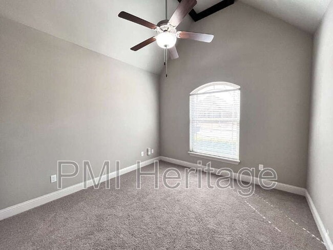 Building Photo - 3214 SW Stonepoint Ave