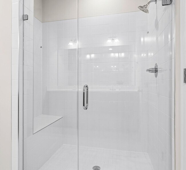 Building Photo - $3,000 / 2 br / 2 ba / 1,650 sqft