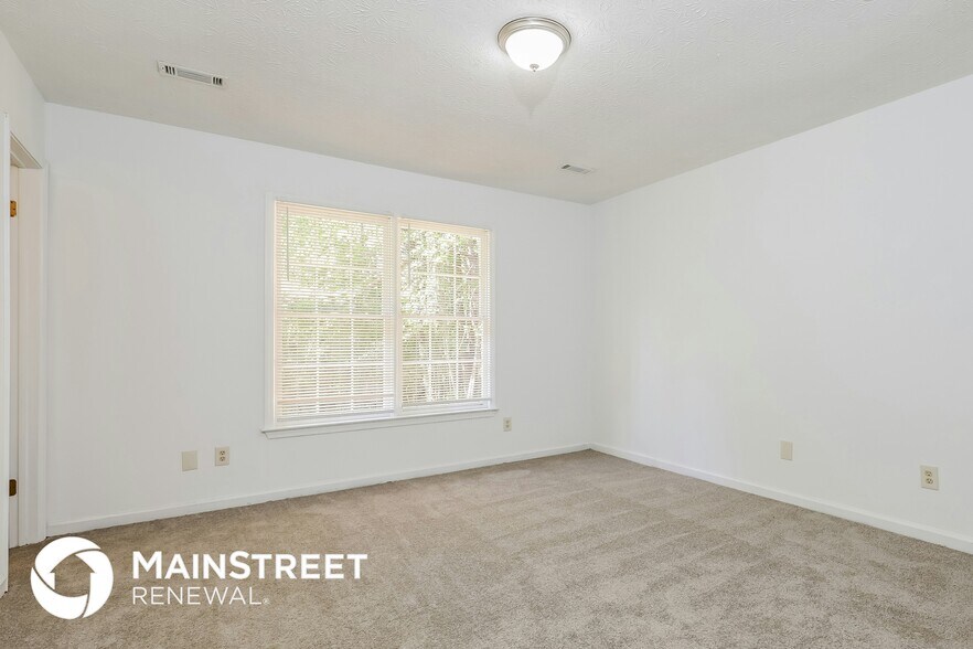 Building Photo - 335 Cornwallis Way