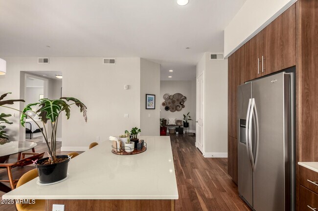 Building Photo - 7300 E Earll Dr