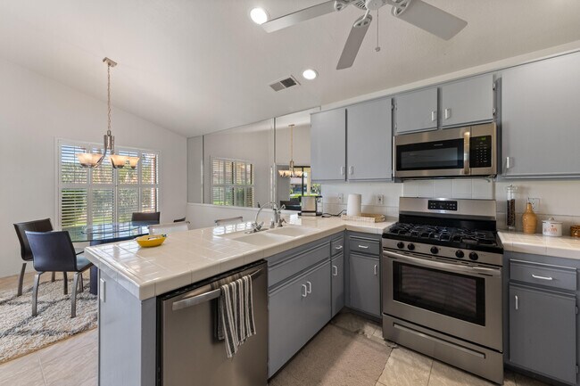 Building Photo - 42885 Scirocco Rd