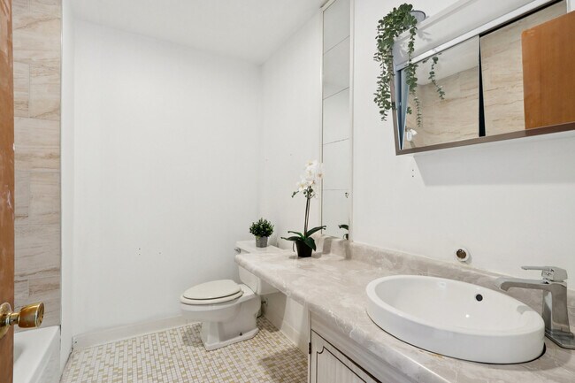 Building Photo - 2650 Brookwood Way Dr