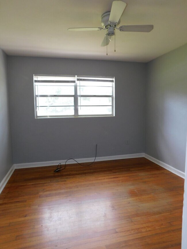 Building Photo - 507 NW 34th Ter