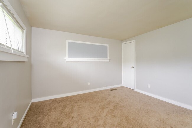 Building Photo - 1014 Arbor Dr