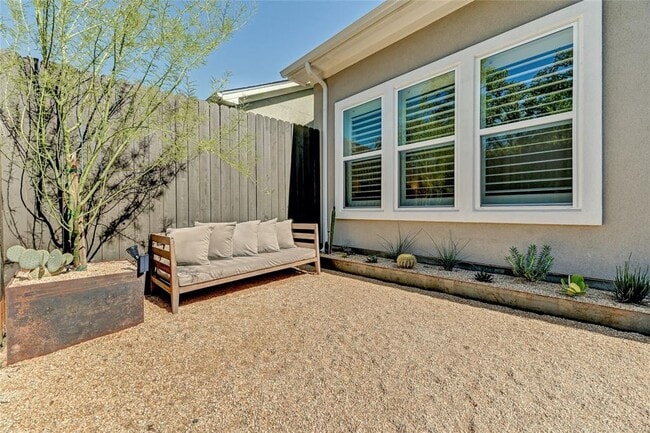 Building Photo - 5820 Harper Park Dr
