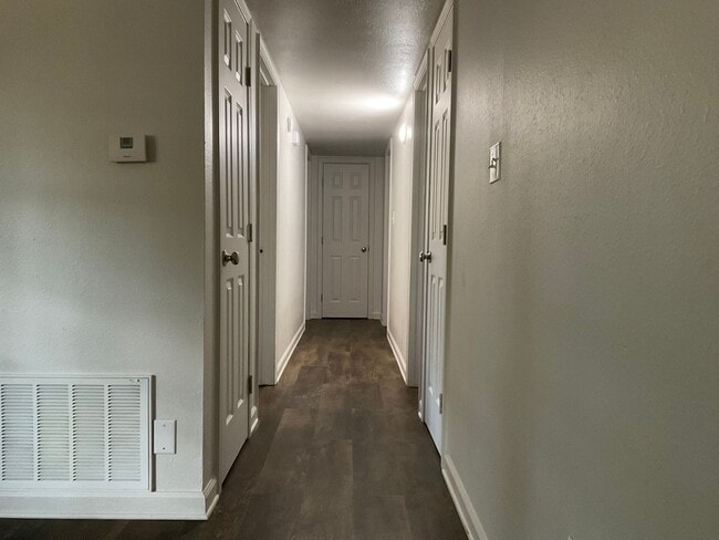 Building Photo - $1,200.00 Move-in-Special