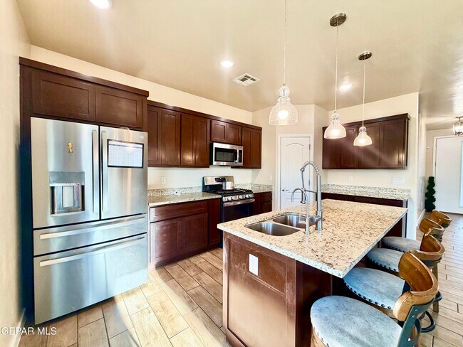 Building Photo - 13873 Sky Harbor Ave