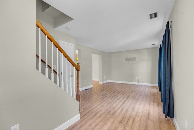 Building Photo - 943 Mt Vernon Rd