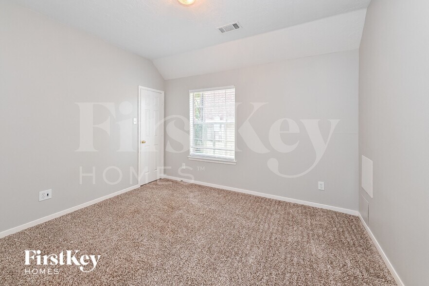 Building Photo - 2870 Wimbledon Ln