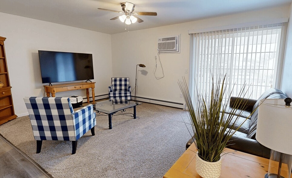 Primary Photo - 1603 Green Forest Run