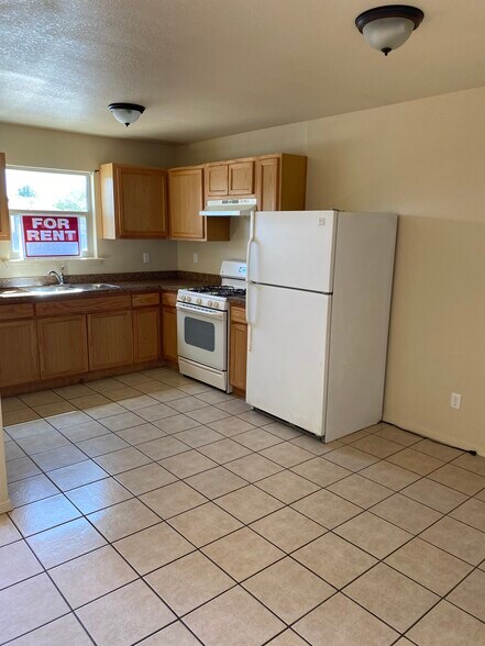 Building Photo - 8493 Roseway Dr
