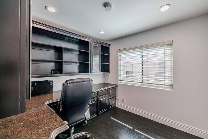 Building Photo - 1554 Mathews Ave