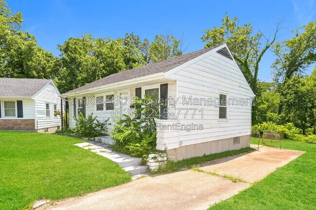 Building Photo - 10300 Ross Cir