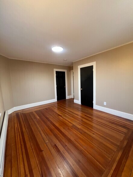 Building Photo - 61 Park St