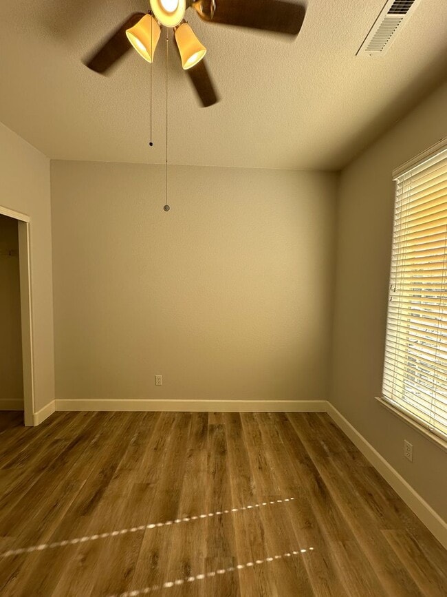Building Photo - 508 Vail Dr