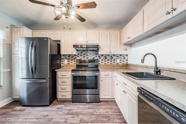 Building Photo - 364 Gloucester St