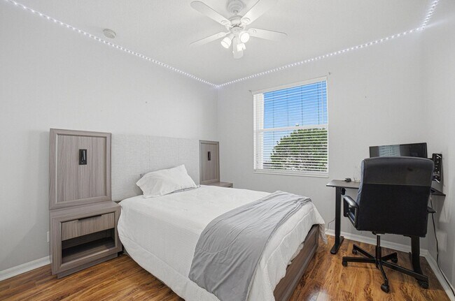 Building Photo - 9655 Campi Dr