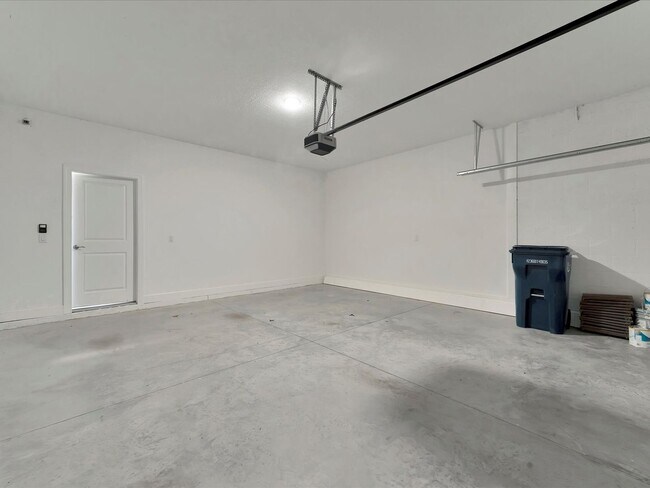 Building Photo - Savanna, Lakewood Ranch 4 bed/2.5 bath Unfurnished Home