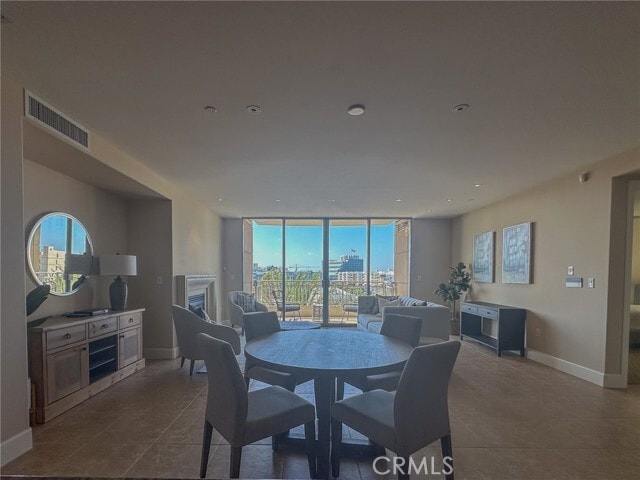 Building Photo - 5068 Scholarship