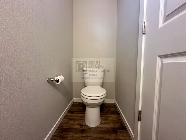 Building Photo - 3 Bedroom Home in Desirable Lipoma Firs Community – Puyallup