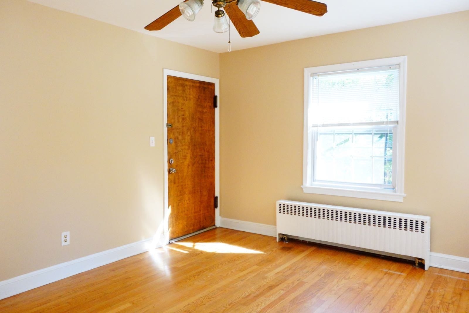 Building Photo - 8408 Greenwood Ave