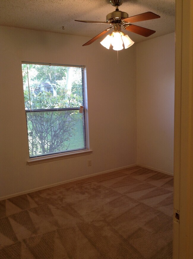Building Photo - 4963 Dare Ln