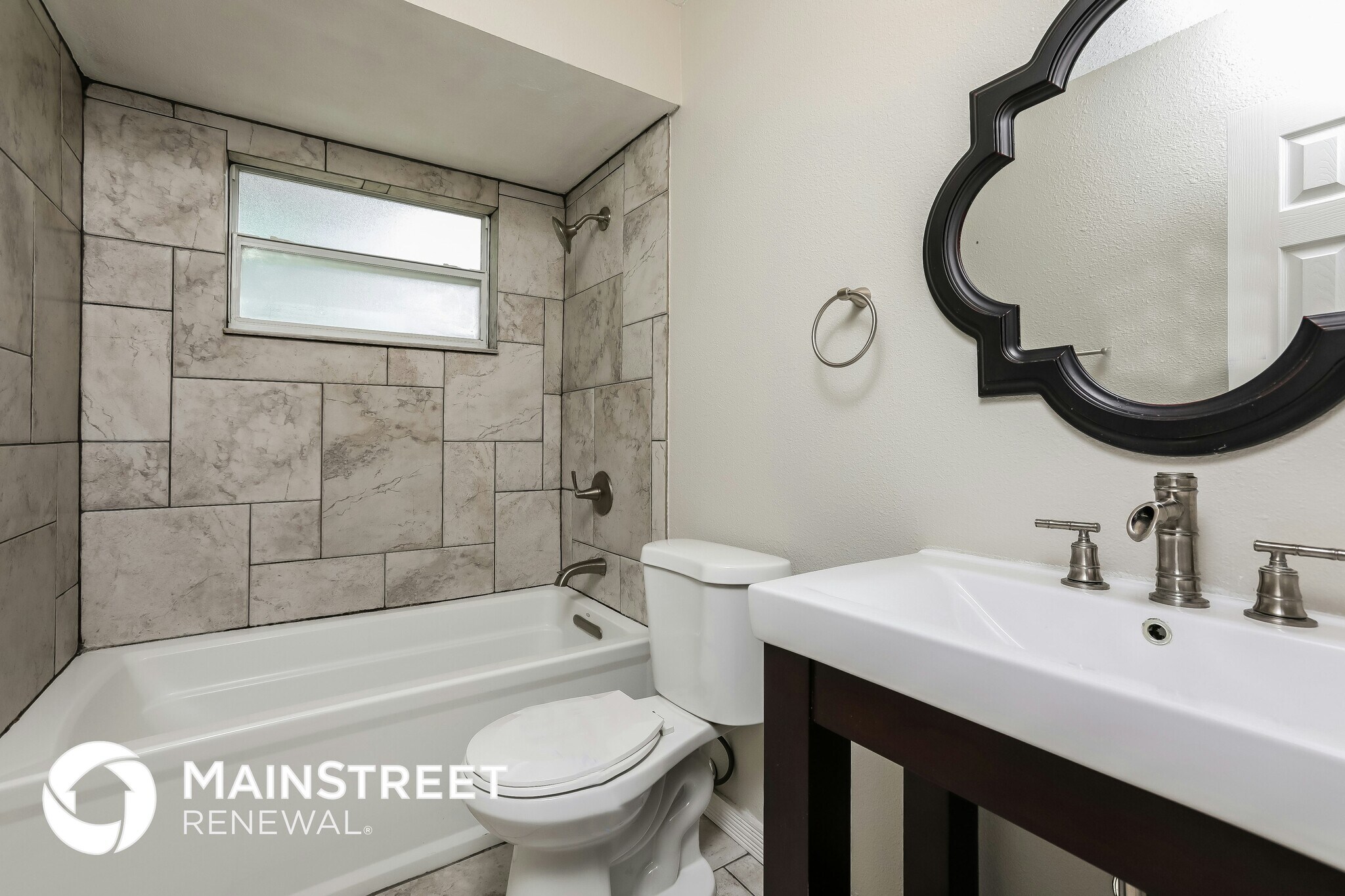 Building Photo - 109 N Alderwood St