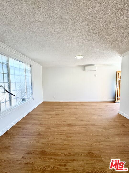 Building Photo - 14702 Studebaker Rd