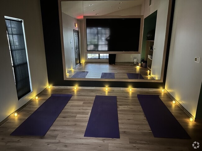 Yoga! - Villa Montana