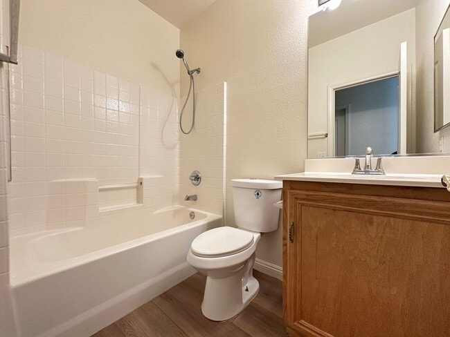Building Photo - Bella Terra At Southern Highland