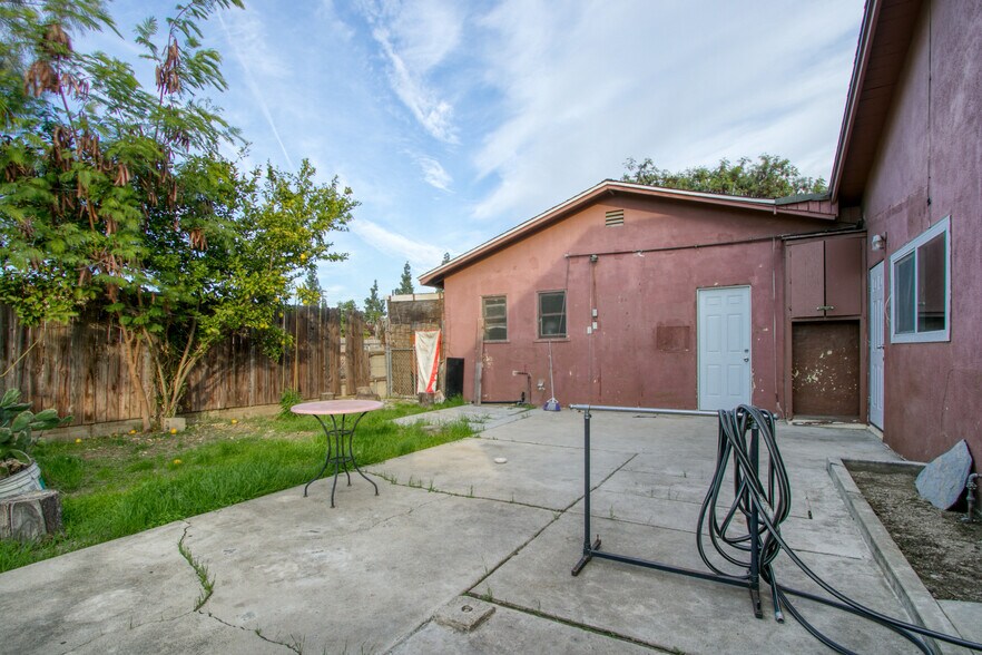 Building Photo - 5246 Phillips Blvd