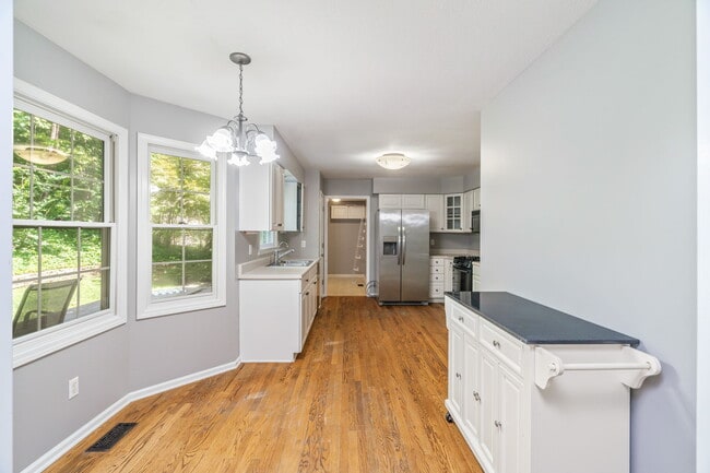 Building Photo - 2761 Dee Peppers Dr